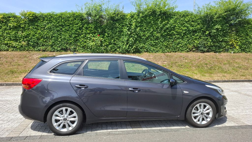 Kia ceed Sportswagon 82.000 km 7.900 &euro; REMSCHEID 42855