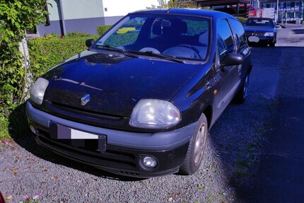 Renault Clio 122.280 km 1.900 &euro; Solingen 42651