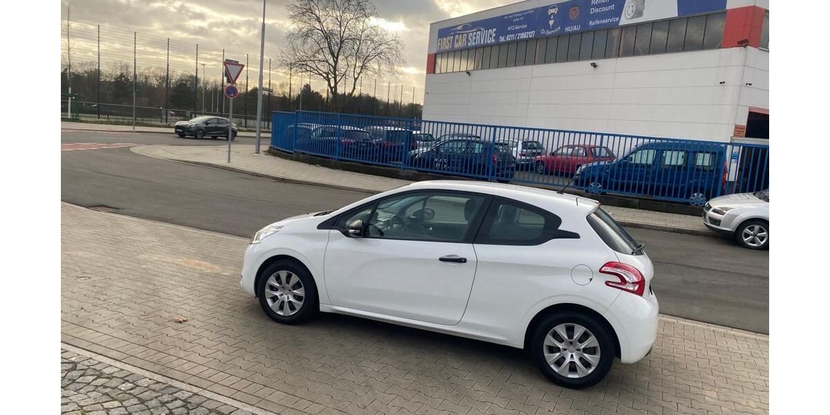 Peugeot 208 88.000 km 4.999 &euro; Düsseldorf 40599