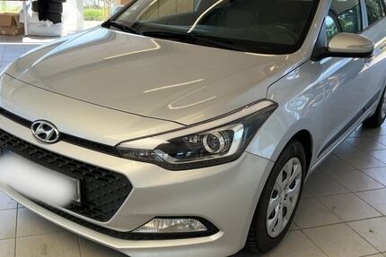 Hyundai i20 49.373 km 4.500 &euro; Düsseldorf 40227