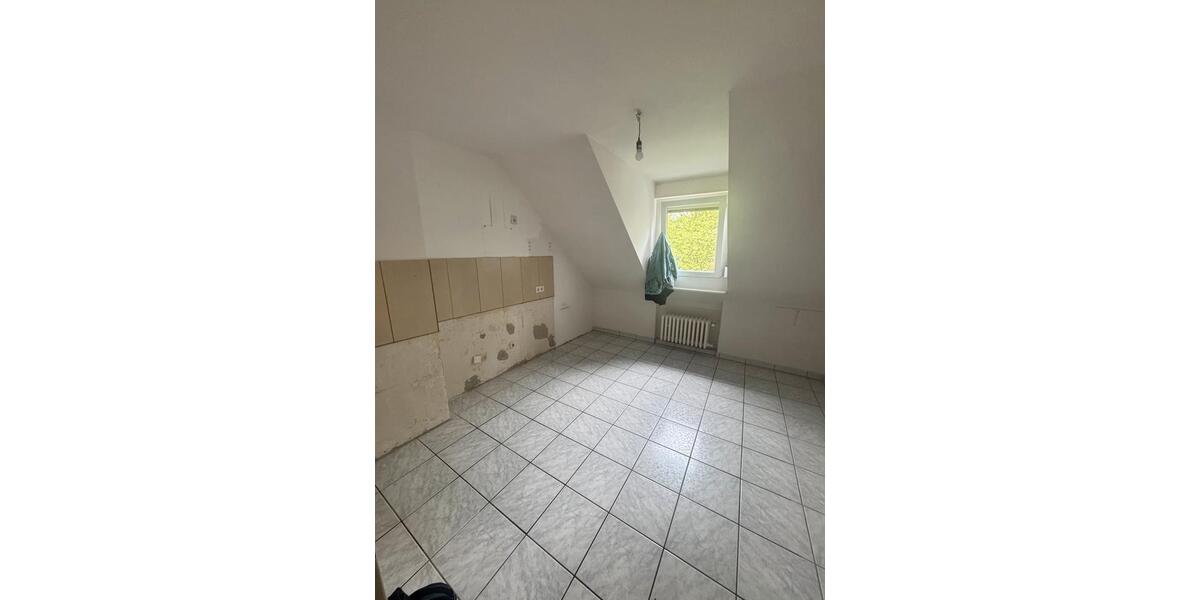 Dachgeschoßwohnung Köln Mülheim - 5 Zimmer, 105 m&sup2;, 360.000&euro; | Angebot:26676591