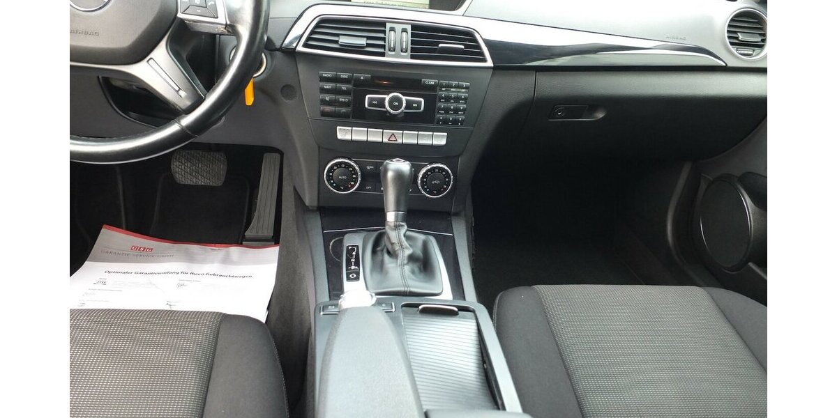 Mercedes-Benz C 180 T CGI BE AUTOM NAVI AHK PARCTRONIC SHZ 149.785 km 11.908 &euro; Köln 50858