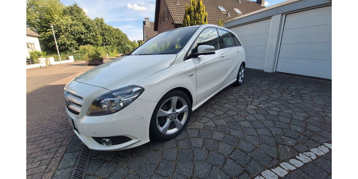 Mercedes-Benz B 180 135.560 km 6.299 &euro; Bergisch Gladbach 51427