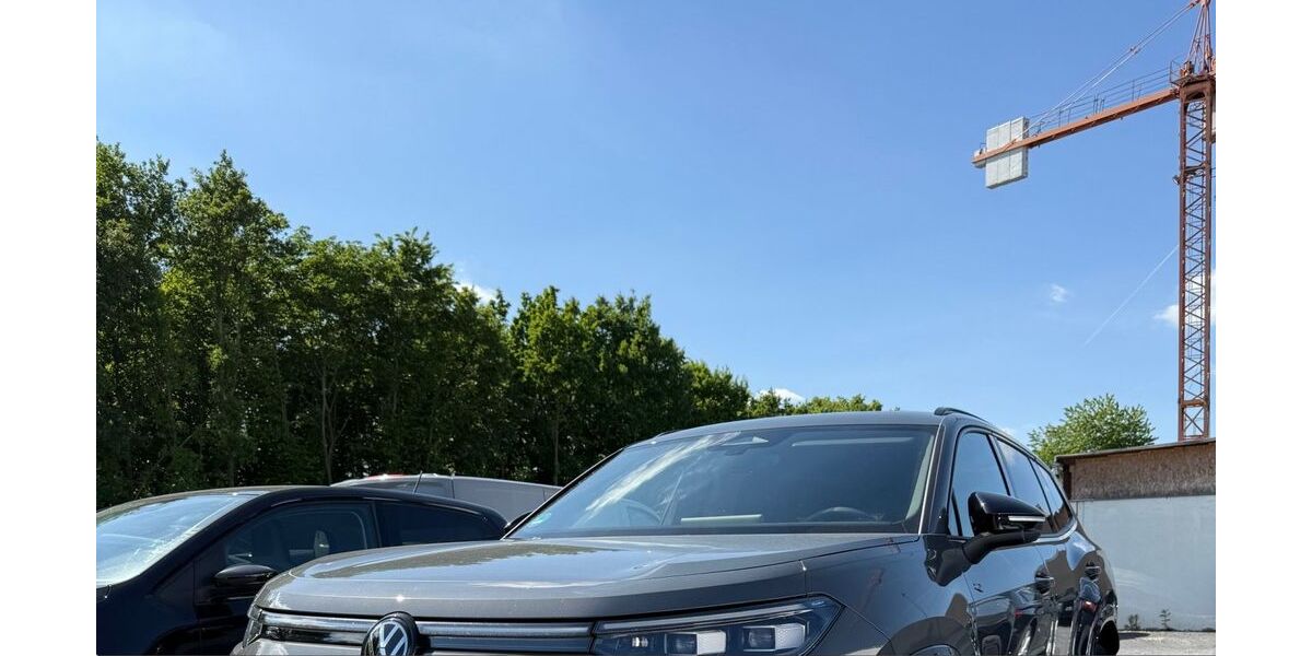 VW Tayron 21.502 km 52.980 &euro; Köln 50739