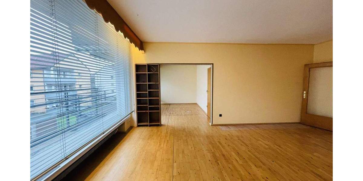 Etagenwohnung Düsseldorf Eller - 3 Zimmer, 90 m&sup2;, 329.000&euro; | Angebot:25738217