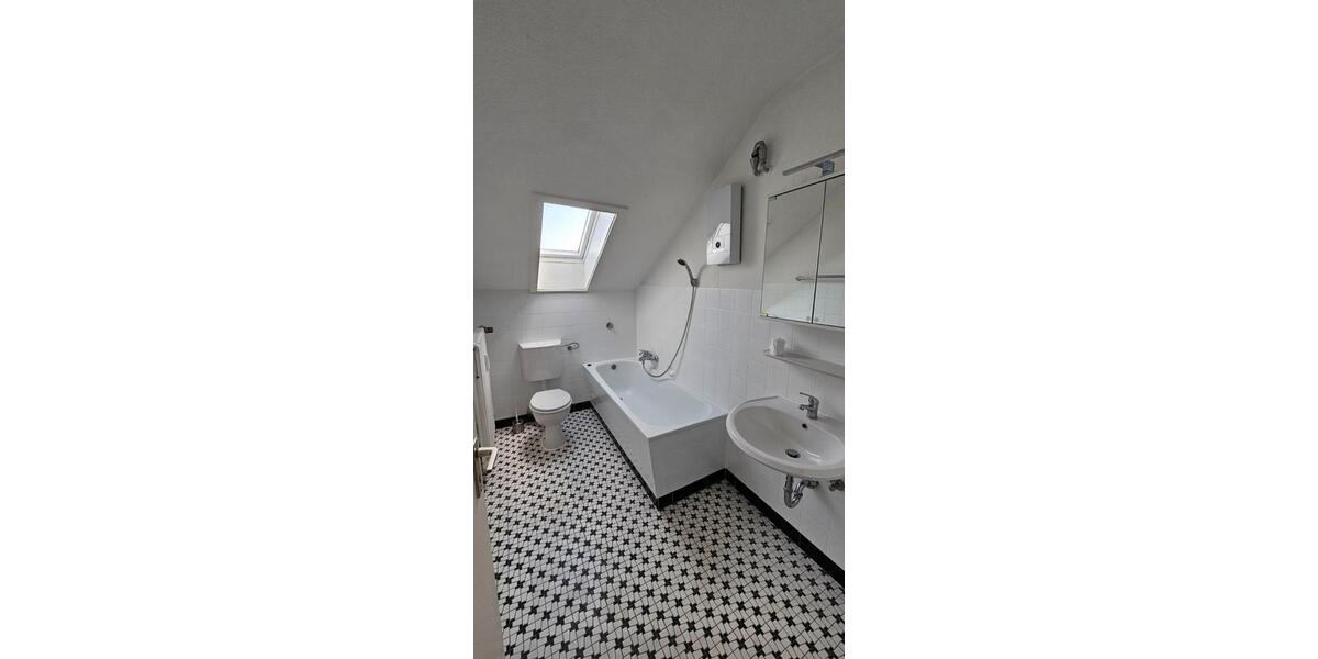 Dachgeschoßwohnung Ratingen Lintorf - 2 Zimmer, 72 m&sup2;, 690&euro; | Angebot:25981109