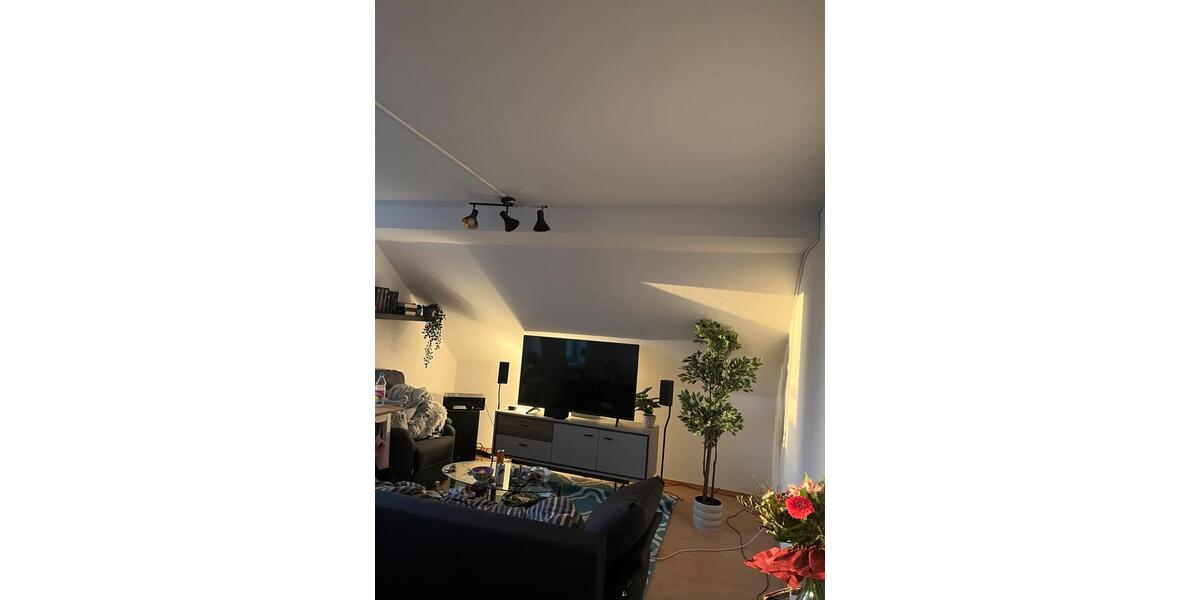 Dachgeschoßwohnung Hilden - 3 Zimmer, 83 m&sup2;, 810&euro; | Angebot:25514548