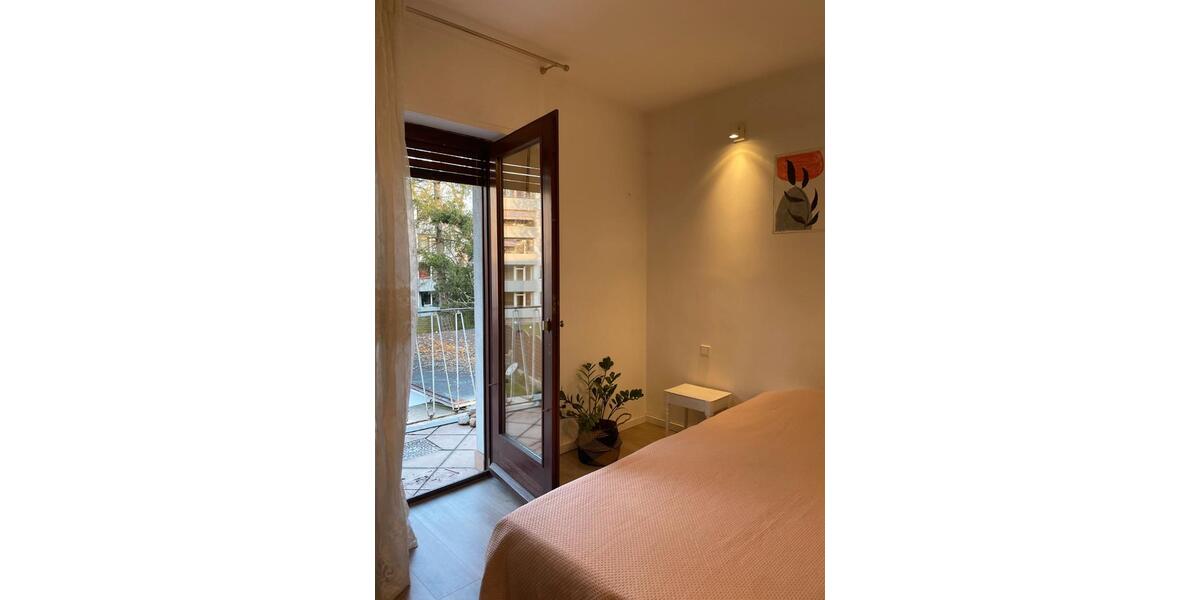 Dachgeschoßwohnung Brühl - 1 Zimmer, 18 m&sup2;, 650&euro; | Angebot:25972395