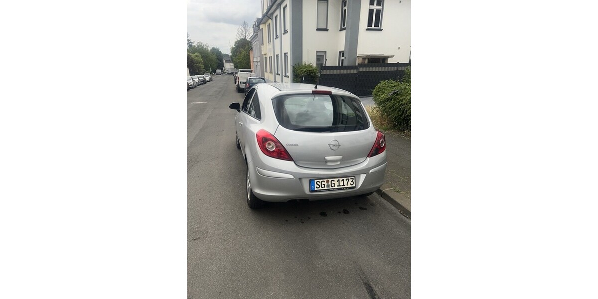 Opel Corsa D 179.000 km 2.500 &euro; Solingen 42651