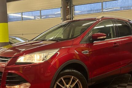 Ford Kuga 130.000 km 10.999 &euro; Remscheid 42859