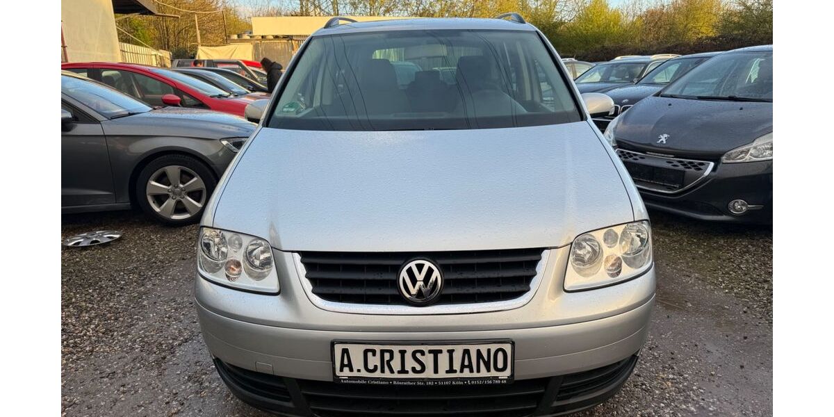 VW Touran 224.727 km 2.999 &euro; Köln 51107