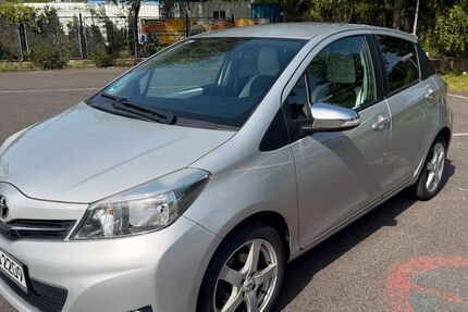 Toyota Yaris 79.833 km 9.000 &euro; Köln 50939