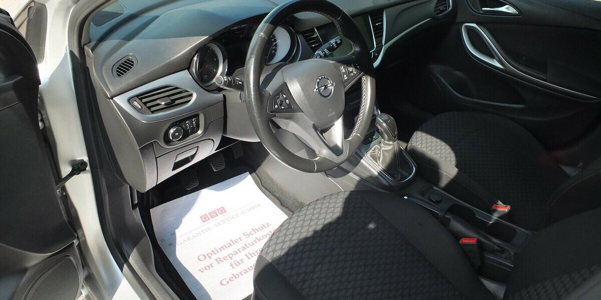Opel Astra EDITION NAVI KLIMA TEMPOMAT BLUETOOTH 99.125 km 8.908 &euro; Köln 50858