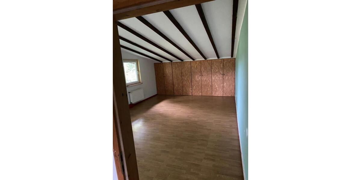 Etagenwohnung Pulheim - 4 Zimmer, 140 m&sup2;, 900&euro; | Angebot:25759308