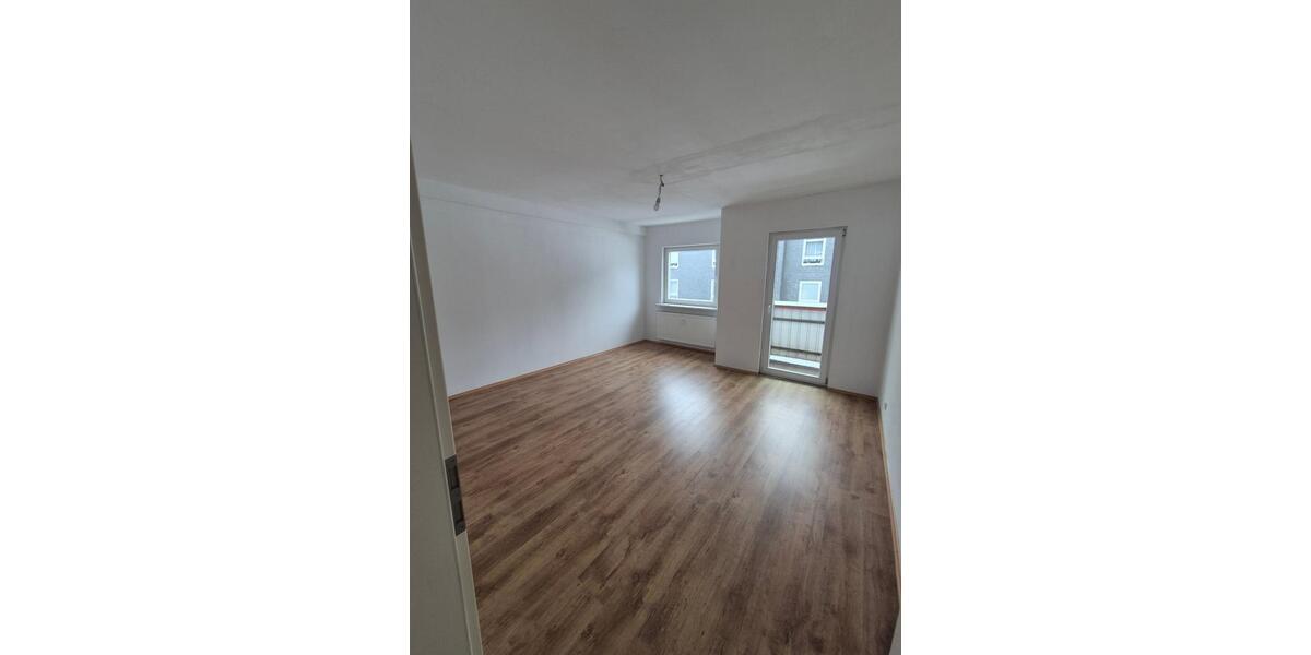 Etagenwohnung Remscheid Reinshagen - 3 Zimmer, 74 m&sup2;, 600&euro; | Angebot:25882178