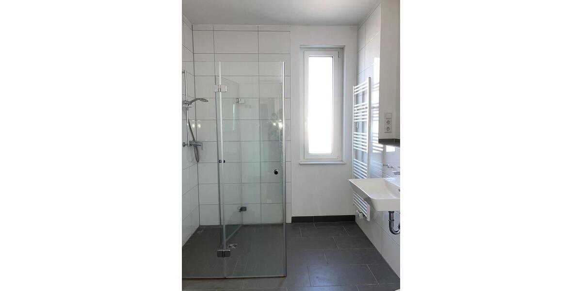 Etagenwohnung Brühl - 3 Zimmer, 88 m&sup2;, 1.235&euro; | Angebot:25386635