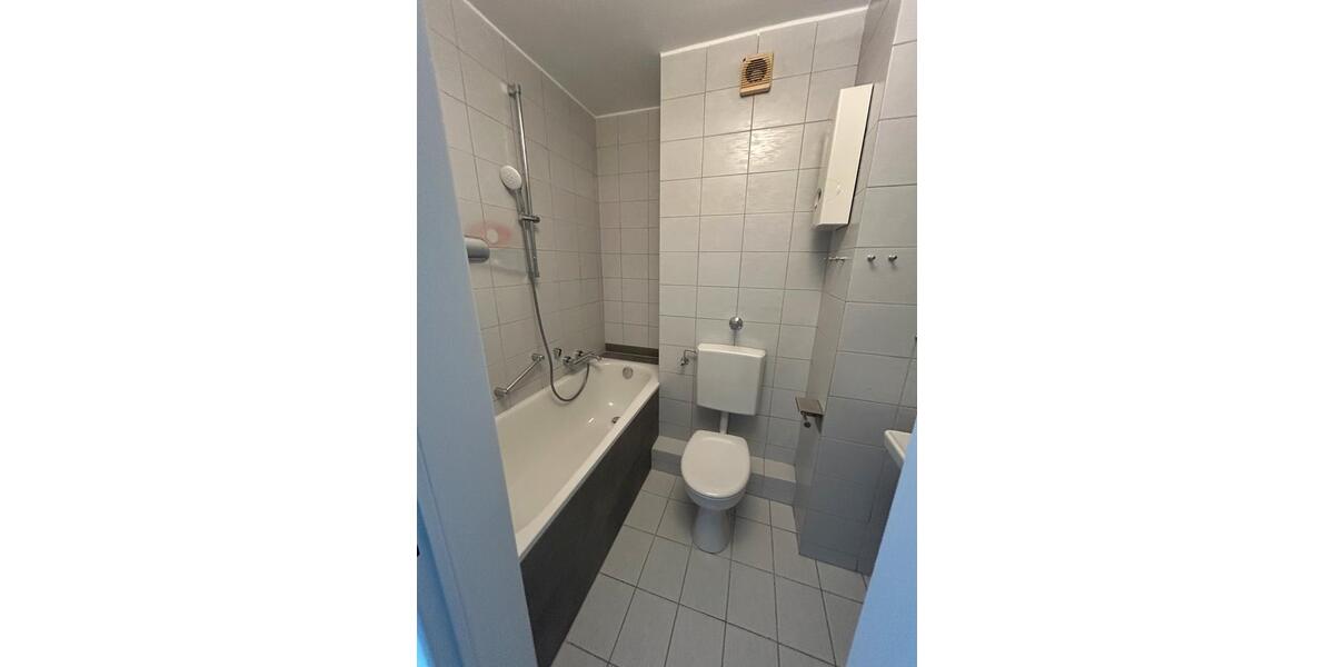 Etagenwohnung Hilden - 4 Zimmer, 100 m&sup2;, 1.550&euro; | Angebot:26701734