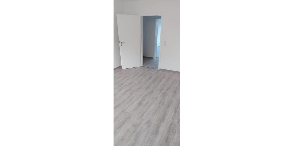 Etagenwohnung Neuss Reuschenberg - 3 Zimmer, 77 m&sup2;, 930&euro; | Angebot:25844077
