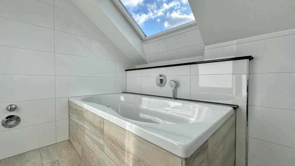 Etagenwohnung Ratingen - 2.5 Zimmer, 117 m&sup2;, 1.530&euro; | Angebot:25256985