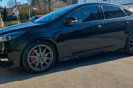 Ford Focus 193.000 km 10.299 &euro; Haan 42781