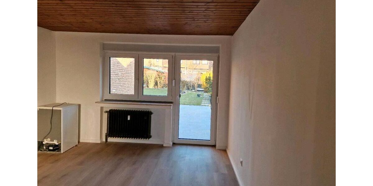 Erdgeschoßwohnung Düsseldorf Stadtbezirk 6 - 4 Zimmer, 110 m&sup2;, 1.600&euro; | Angebot:25972372