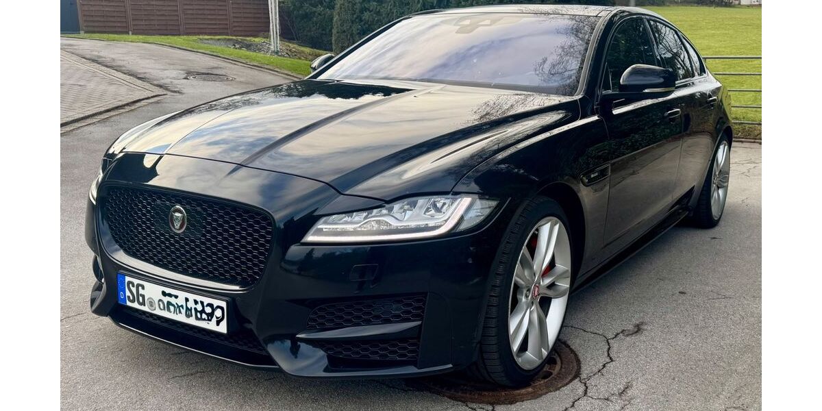 Jaguar XF 152.200 km 19.999 &euro; Solingen 42651