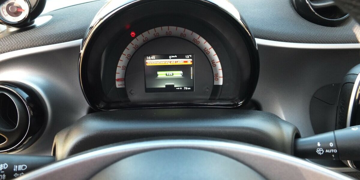 Smart ForTwo electric drive EQ PASSION KLIMAAUTOM SITZHE 35.255 km 10.804 &euro; Köln 50858