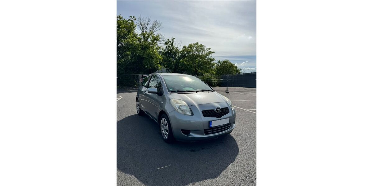 Toyota Yaris 133.900 km 2.300 &euro; Köln 51149