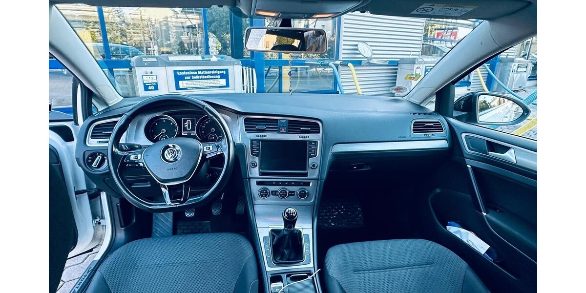 VW Golf R Variant 238.000 km 9.000 &euro; Köln 50667