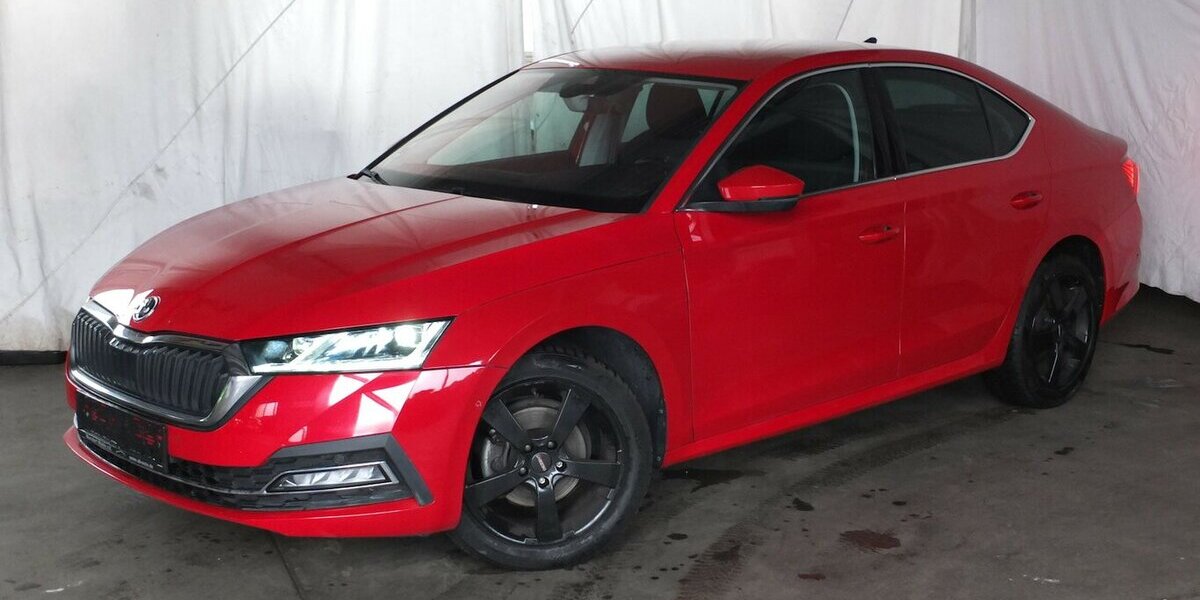 Skoda Octavia KUNDENAUFTRAG: STYLE NAVI BLUETOOTH PARKPI 53.254 km 18.998 &euro; Köln 50858