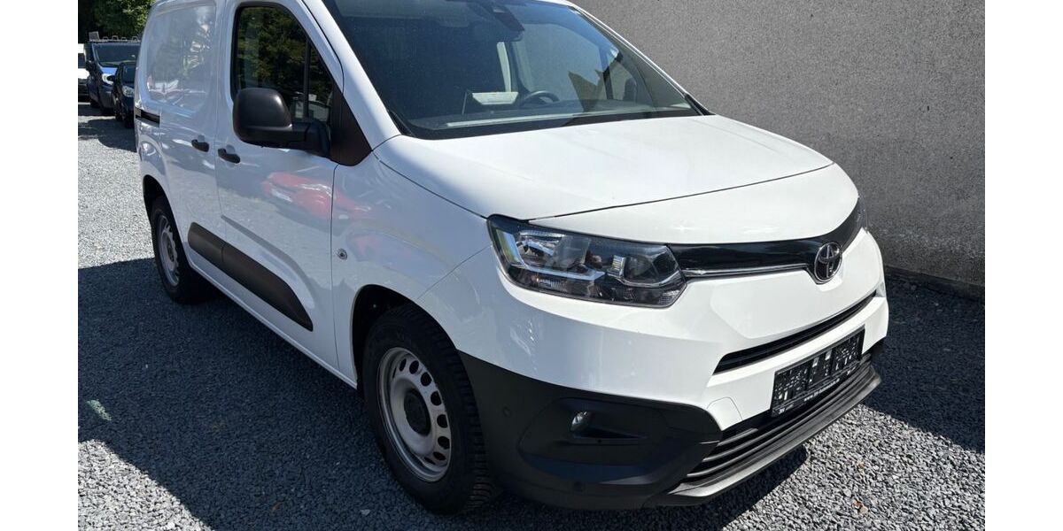 Toyota Proace City 57.100 km 14.100 &euro; Bergisch Gladbach 51469