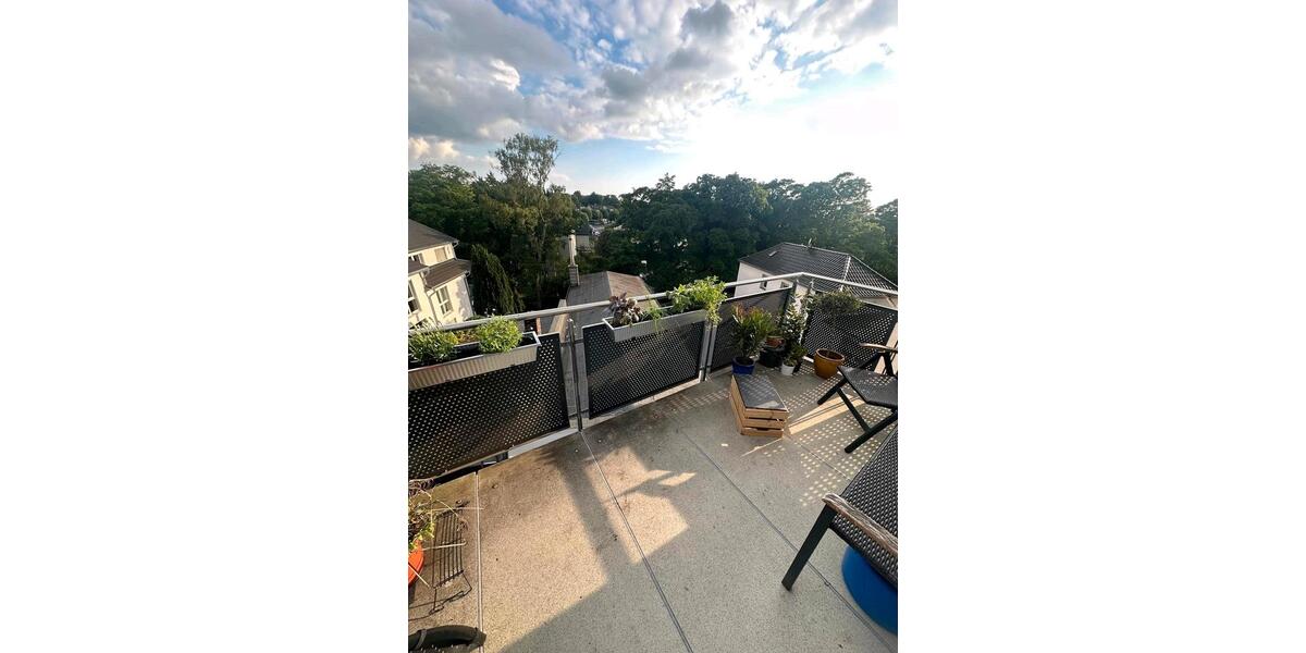 Dachgeschoßwohnung Solingen - 3 Zimmer, 100 m&sup2;, 1.190&euro; | Angebot:25974947