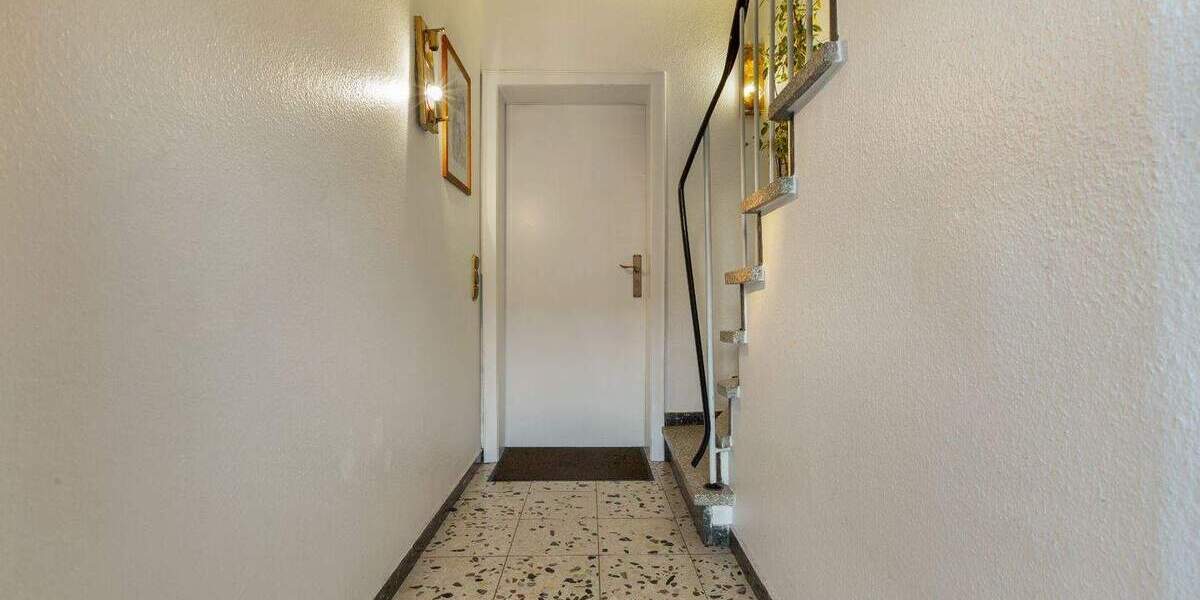 Reihenmittelhaus Korschenbroich - 7 Zimmer, 189 m&sup2;, 499.000&euro; | Angebot:25686404