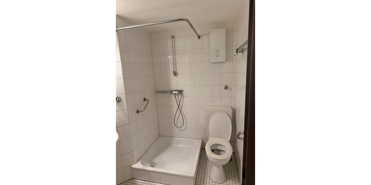 Etagenwohnung Düsseldorf Stadtbezirk 7 - 1 Zimmer, 30 m&sup2;, 300&euro; | Angebot:26033122