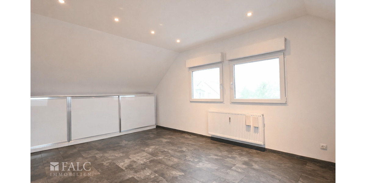 Einfamilienhaus Köln Esch/Auweiler - 8 Zimmer, 288 m&sup2;, 1.099.000&euro; | Angebot:25696534