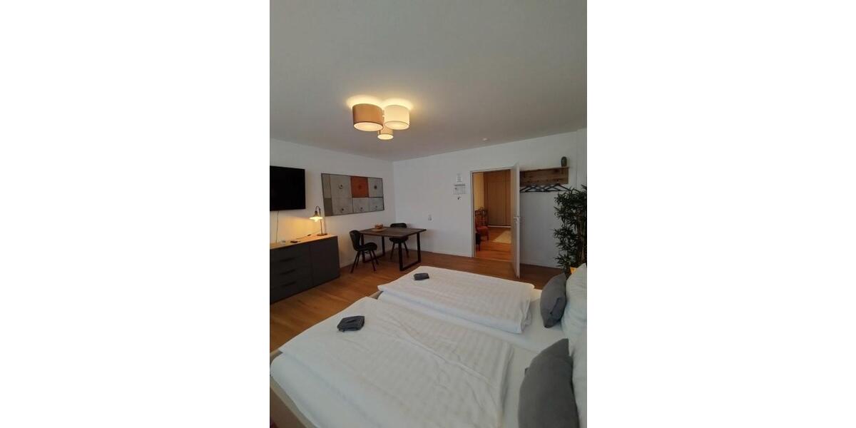 Verkauf eines kleinen Hotel garni in Köln voll genehmigter Beherbergungsbetrieb mit 8 Betten 4 Zimmern, studentisches Wohnen denkbar - Gewerbeobjekt Köln Mülheim | Angebot:22794810