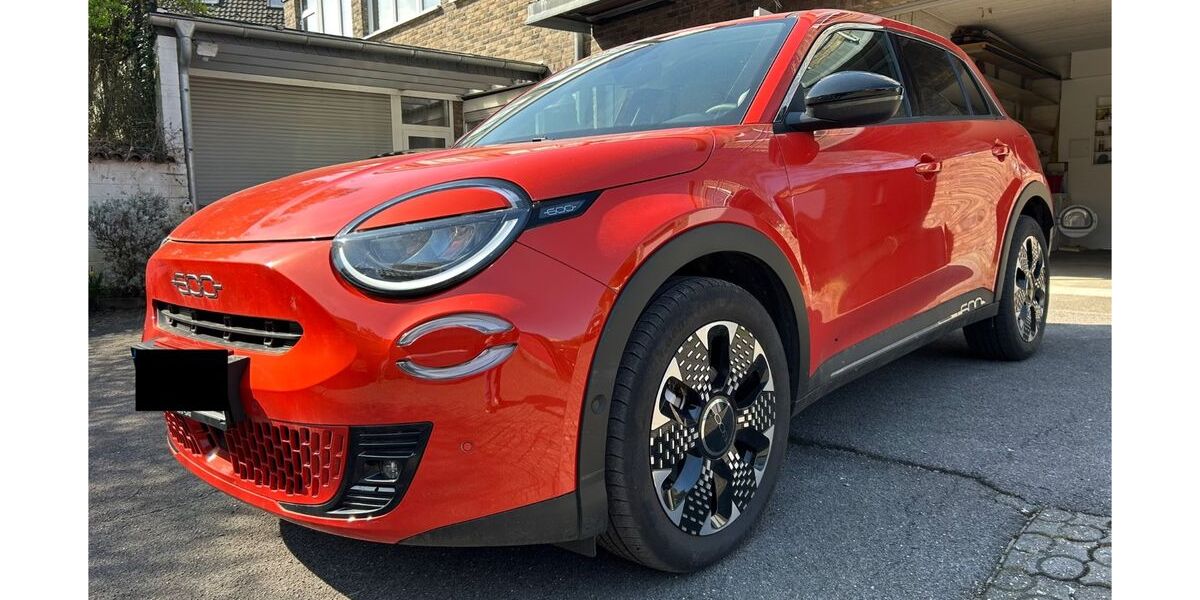 Fiat 600e 13.614 km 26.600 &euro; Bergisch Gladbach 51469