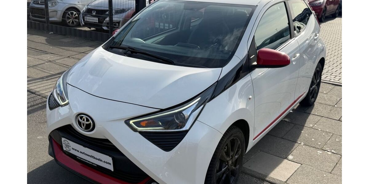 Toyota Aygo (X) 97.168 km 7.990 &euro; Köln 51065