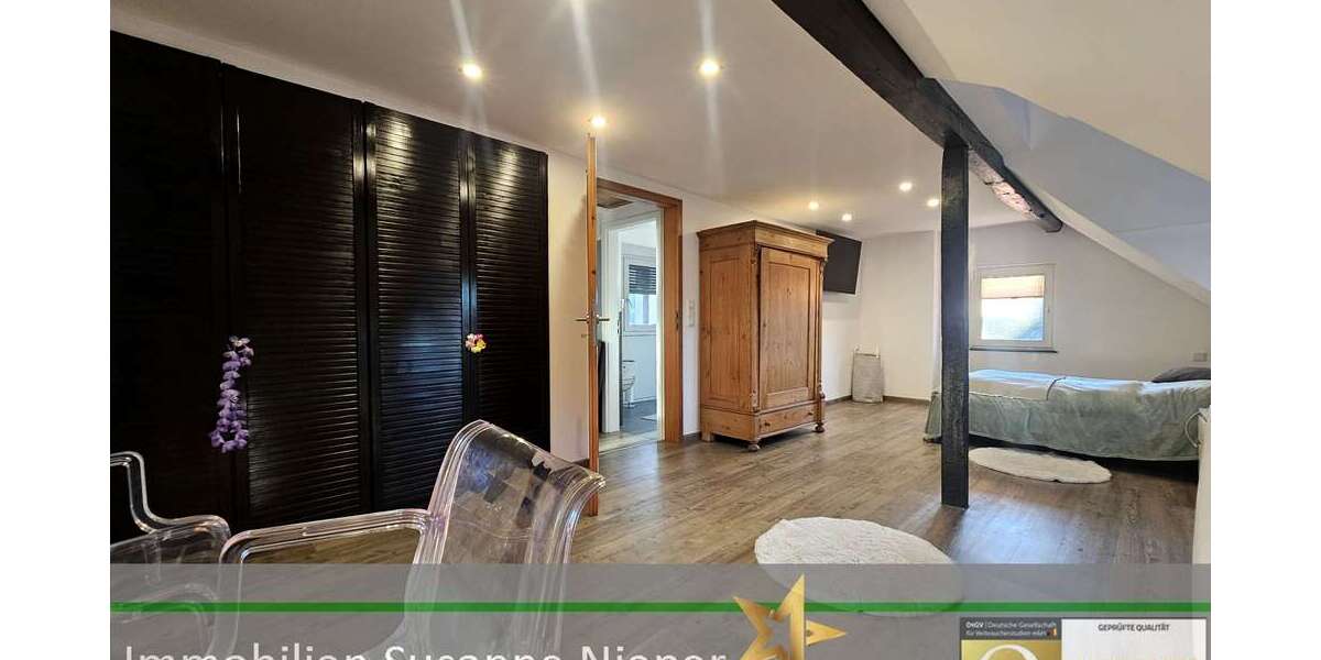 Etagenwohnung Solingen Mitte - 2 Zimmer, 88 m&sup2;, 196.000&euro; | Angebot:25835369