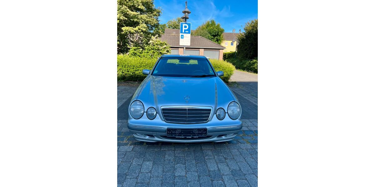 Mercedes-Benz E 200 167.000 km 6.250 &euro; Meerbusch 40670