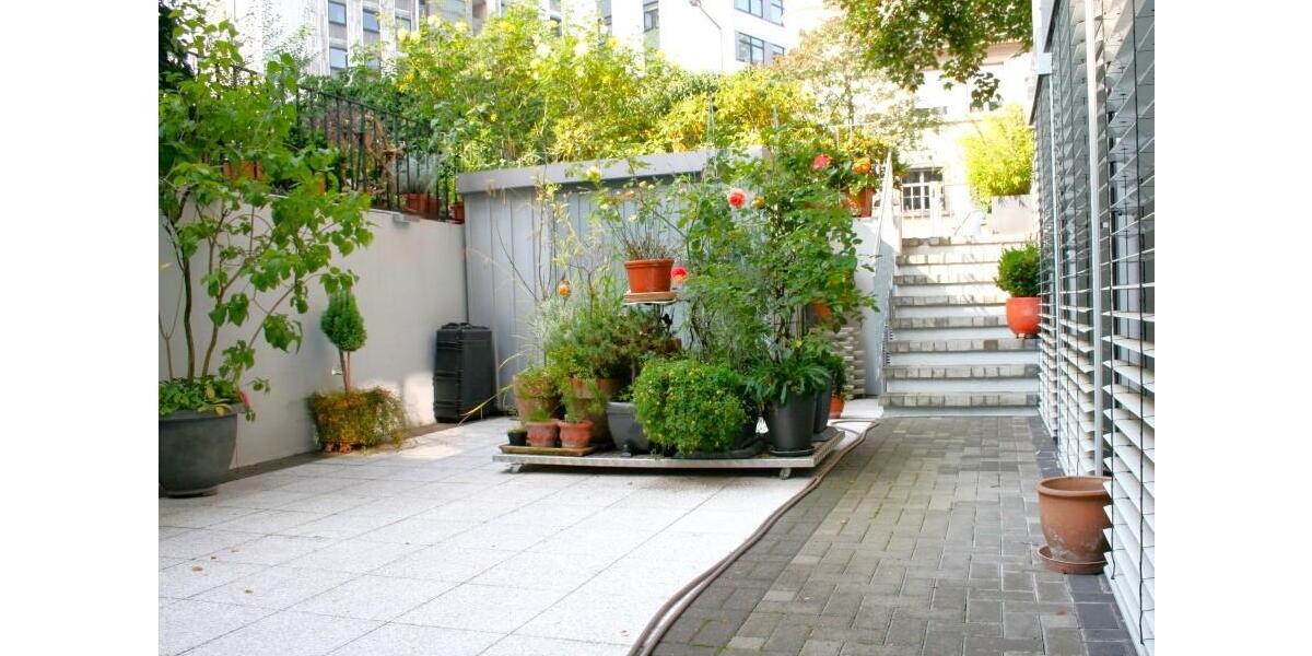 Köln, mitten drin - trotzdem absolut ruhig außergewöhnliche 3-Zimmer Wohnung, ca. 100 m² große Terrasse und Stellplatz - Terrassenwohnung Köln Innenstadt | Angebot:26664145