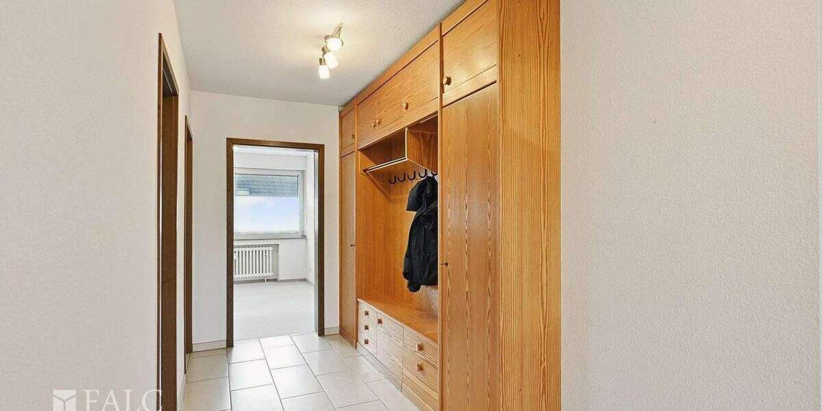Etagenwohnung Köln Merheim - 5 Zimmer, 146 m&sup2;, 449.000&euro; | Angebot:25696527