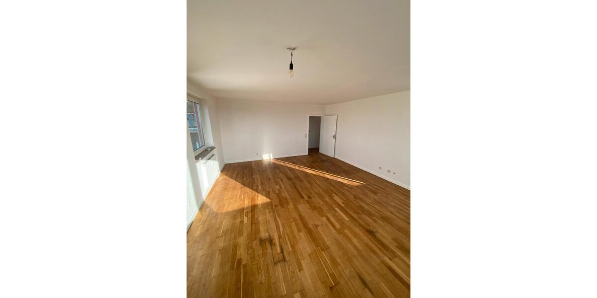 Etagenwohnung Köln Mülheim - 3 Zimmer, 92 m&sup2;, 1.350&euro; | Angebot:26020408