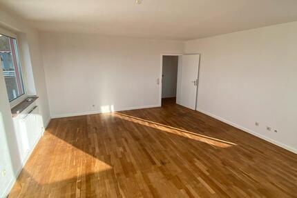 Wohnung Köln Mülheim - 3 Zimmer, 92 m&sup2;, 1.350&euro; | Angebot:26020408