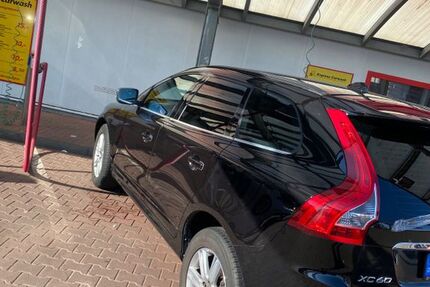 Volvo XC60 137.000 km 18.500 &euro; Leverkusen 51371