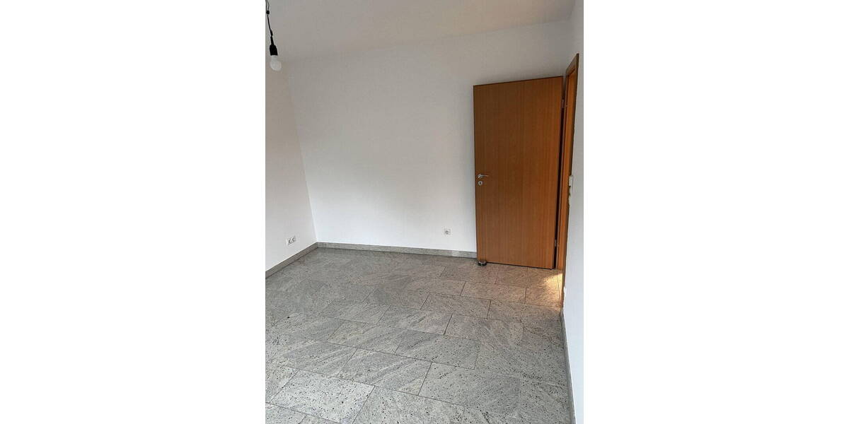 Etagenwohnung Köln Volkhoven/Weiler - 3 Zimmer, 83 m&sup2;, 1.350&euro; | Angebot:25969777
