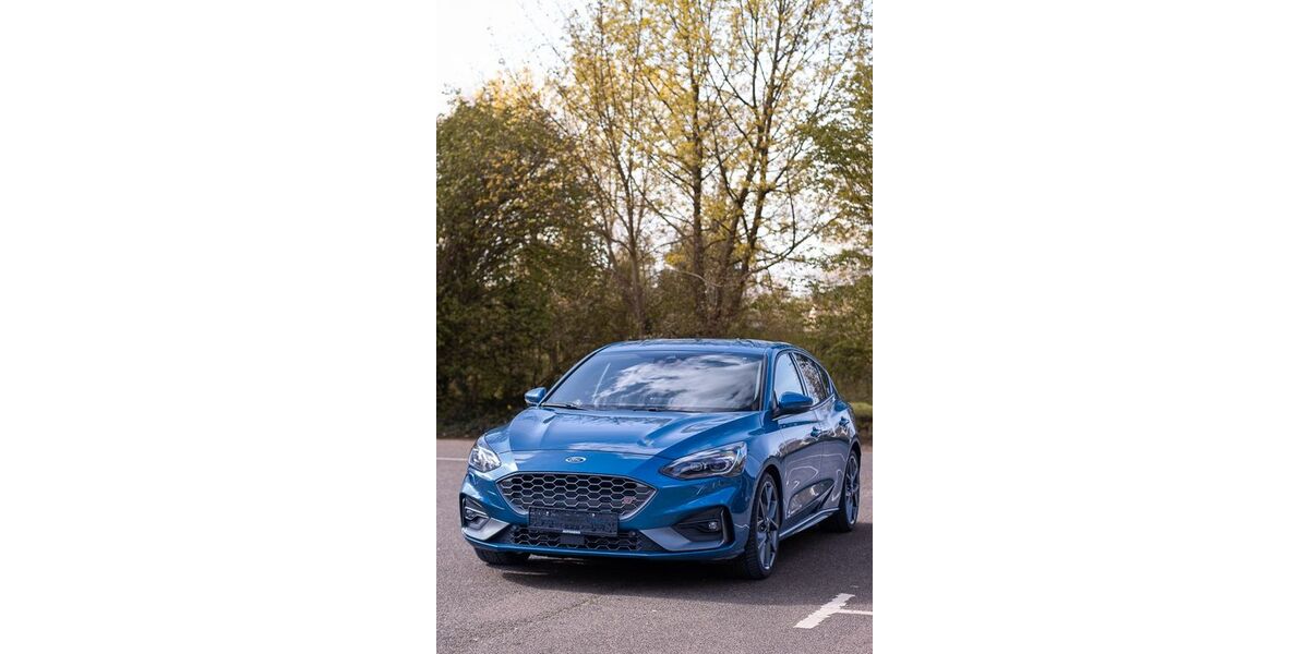 Ford Focus 35.000 km 23.200 &euro; Brühl 50321