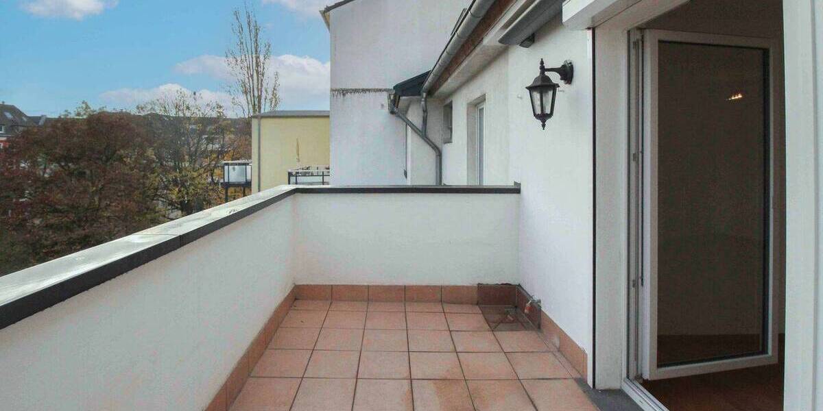 Etagenwohnung Düsseldorf Bilk - 3 Zimmer, 77 m&sup2;, 369.000&euro; | Angebot:25986022