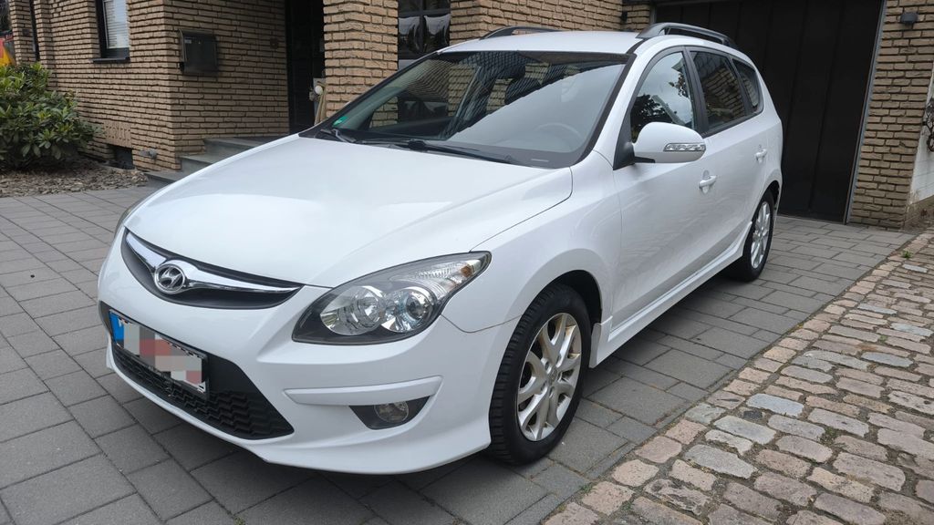 Hyundai i30 120.000 km 4.650 &euro; köln 50739