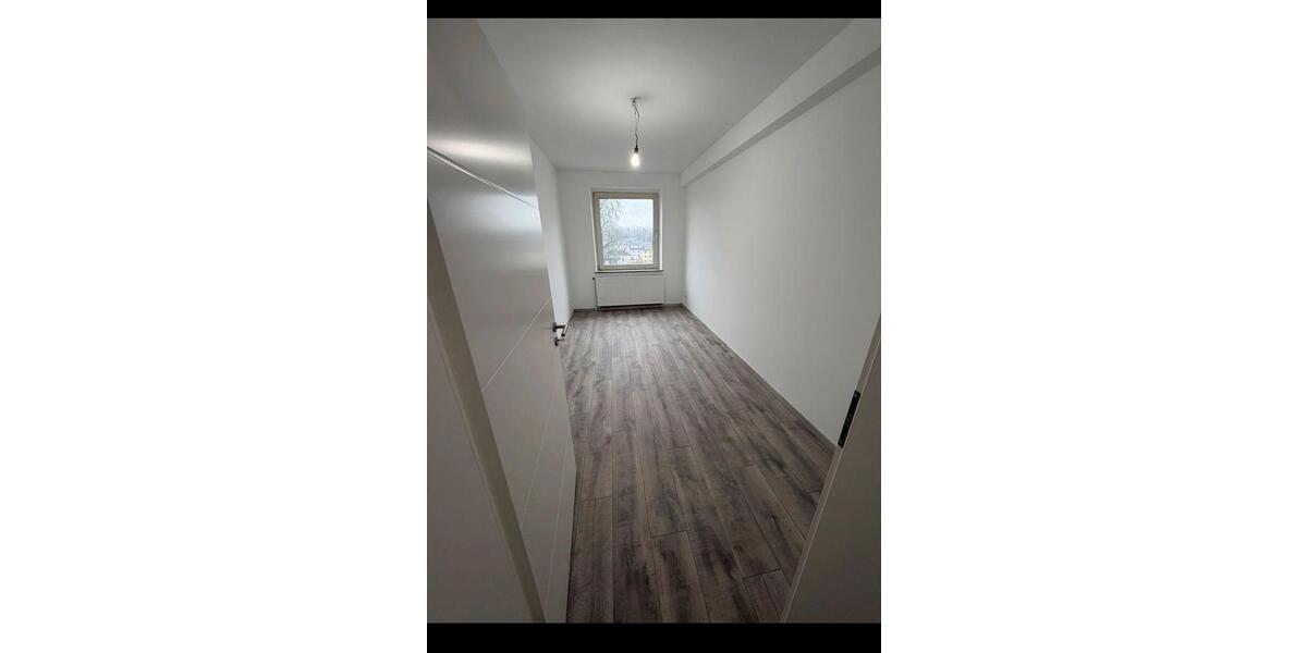 Erdgeschoßwohnung Solingen - 4 Zimmer, 88 m&sup2;, 1.364&euro; | Angebot:25654712